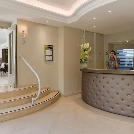 Og Antibes Les Strelitzias * Juan-les-Pins