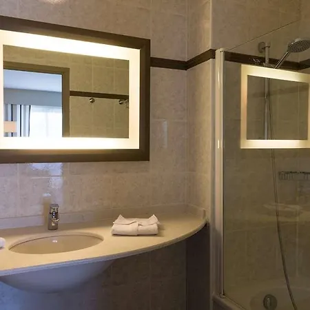 Og Antibes Les Strelitzias * Juan-les-Pins