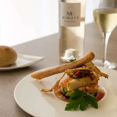 Og Antibes Les Strelitzias * Juan-les-Pins