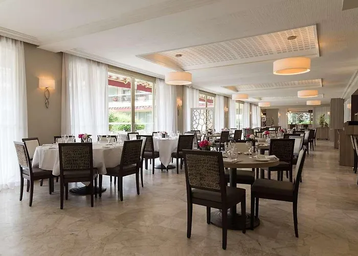 Otel Og Antibes Les Strelitzias