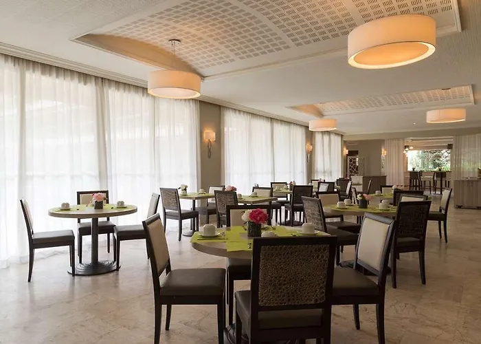 Og Antibes Les Strelitzias * Juan-les-Pins